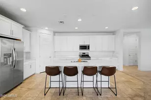 5913 S 25th Ln, Phoenix, AZ 85041 - Photo 23