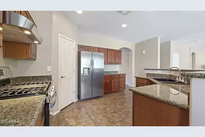 14821 W Roanoke Avenue, Goodyear, AZ 85395 - Photo 9