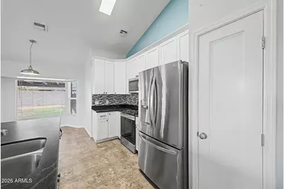 8556 W Charter Oak Road, Peoria, AZ 85381 - Photo 11