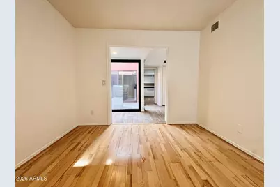 237 W Denton Lane, Phoenix, AZ 85013 - Photo 17