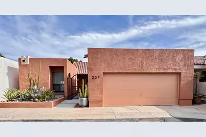237 W Denton Lane, Phoenix, AZ 85013 - Photo 1