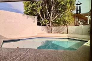 237 W Denton Ln, Phoenix, AZ 85013 - Photo 39