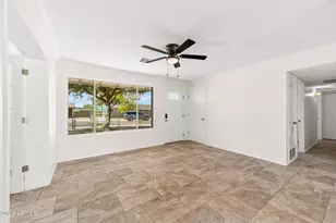 2240 W Paradise Dr, Phoenix, AZ 85029 - Photo 5