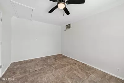 2240 W Paradise Drive, Phoenix, AZ 85029 - Photo 9