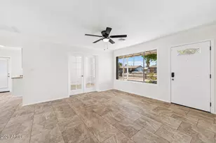 2240 W Paradise Dr, Phoenix, AZ 85029 - Photo 7