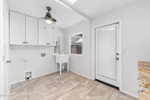 2240 W Paradise Dr, Phoenix, AZ 85029 - Photo 17