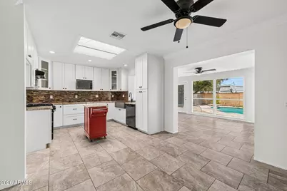 2240 W Paradise Drive, Phoenix, AZ 85029 - Photo 23