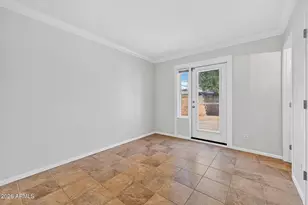 2240 W Paradise Dr, Phoenix, AZ 85029 - Photo 11