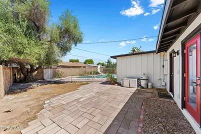 2240 W Paradise Drive, Phoenix, AZ 85029 - Photo 33
