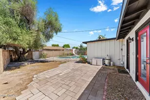 2240 W Paradise Dr, Phoenix, AZ 85029 - Photo 33