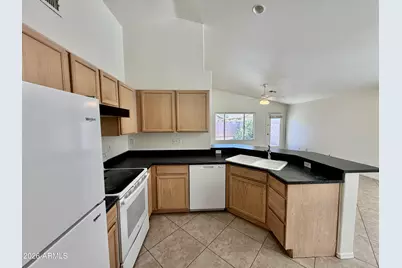 141 W Shannon Street, Gilbert, AZ 85233 - Photo 5