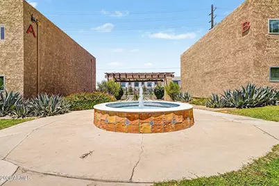 5525 E Thomas Road #R13, Phoenix, AZ 85018 - Photo 19