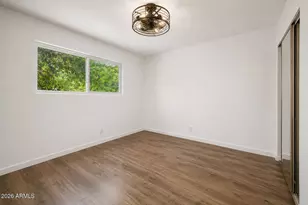 5525 E Thomas Rd, Phoenix, AZ 85018 - Photo 11