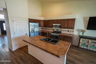 10529 W Bel Air Circle, Casa Grande, AZ 85194 - Photo 13