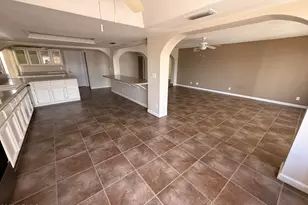 1301 E Rowlands Ln, Phoenix, AZ 85022 - Photo 11