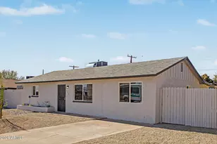 4044 W Burgess Ln, Phoenix, AZ 85041 - Photo 9