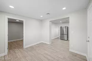 4044 W Burgess Ln, Phoenix, AZ 85041 - Photo 15