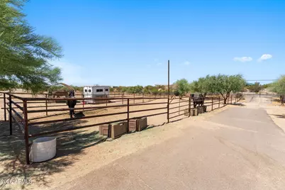 27565 S Clydesdale Avenue, Congress, AZ 85332 - Photo 23