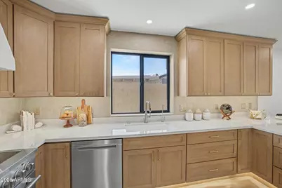 2230 N Laurel Avenue, Phoenix, AZ 85007 - Photo 11