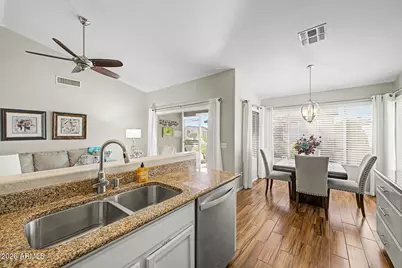 1902 E Colonial Drive, Chandler, AZ 85249 - Photo 9