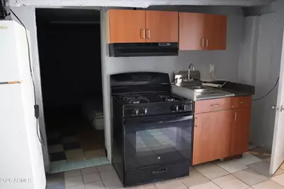 1807 N 38th Drive #5, Phoenix, AZ 85009 - Photo 3