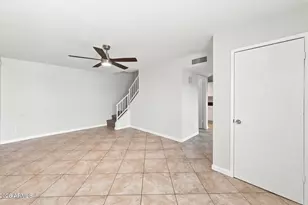 9054 N 51st Ln, Glendale, AZ 85302 - Photo 5
