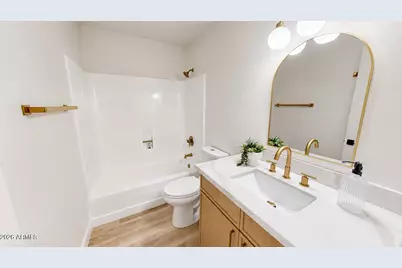 2868 E Clarendon Avenue, Phoenix, AZ 85016 - Photo 11