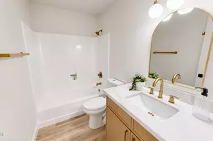 2868 E Clarendon Ave, Phoenix, AZ 85016 - Photo 11