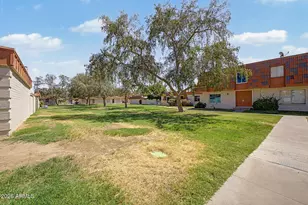 7833 N 49th Ave, Glendale, AZ 85301 - Photo 35