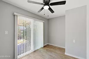 5630 W Wilshire Dr, Phoenix, AZ 85035 - Photo 15