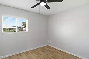 5630 W Wilshire Dr, Phoenix, AZ 85035 - Photo 13