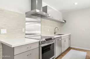 2601 E Sahuaro Dr, Phoenix, AZ 85028 - Photo 9