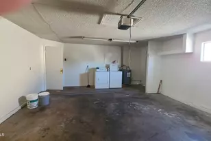 6111 W Cambridge Ave, Phoenix, AZ 85035 - Photo 15