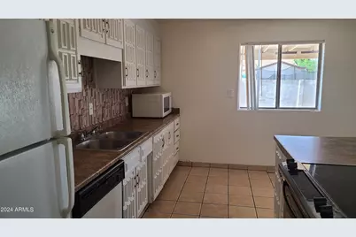 6111 W Cambridge Avenue, Phoenix, AZ 85035 - Photo 3