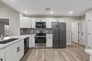 9033 W Vogel Ave, Peoria, AZ 85345 - Photo 15