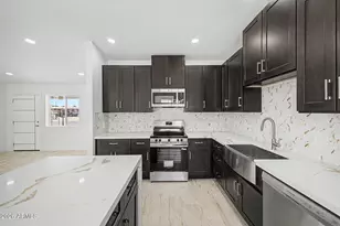 3010 W Country Gables Dr, Phoenix, AZ 85053 - Photo 15