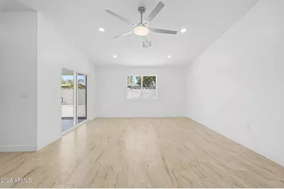 3010 W Country Gables Drive, Phoenix, AZ 85053 - Photo 7