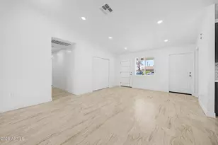 3010 W Country Gables Dr, Phoenix, AZ 85053 - Photo 5
