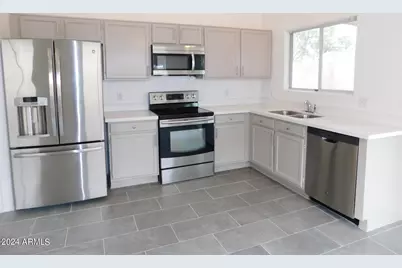 2874 W Muriel Drive, Phoenix, AZ 85053 - Photo 7
