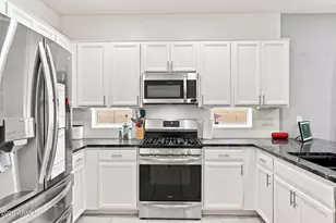 2208 W Dunbar Dr, Phoenix, AZ 85041 - Photo 5