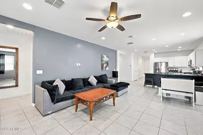 2208 W Dunbar Drive, Phoenix, AZ 85041 - Photo 13