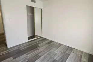 4266 N 68th Dr, Phoenix, AZ 85033 - Photo 9