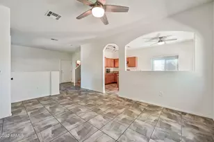 21838 N 41st St, Phoenix, AZ 85050 - Photo 3