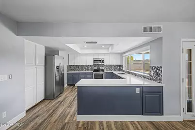 5707 W Cholla Street, Glendale, AZ 85304 - Photo 9