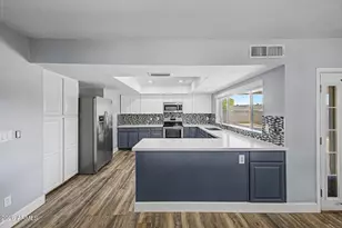 5707 W Cholla St, Glendale, AZ 85304 - Photo 9