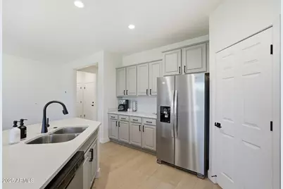 8159 W Cinder Brook Way, Florence, AZ 85132 - Photo 17