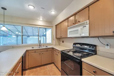 2025 W Elm Street, Phoenix, AZ 85015 - Photo 7