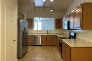 2186 W Agrarian Hills Dr, San Tan Valley, AZ 85144 - Photo 3
