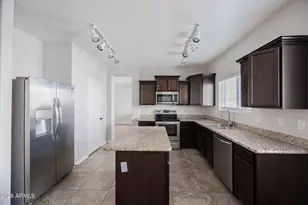 7422 S 27th Way, Phoenix, AZ 85042 - Photo 13