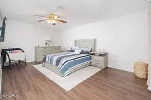 11445 S Iroquois Dr, Phoenix, AZ 85044 - Photo 7